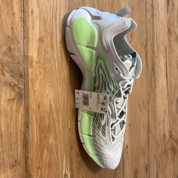 BRAND NEW REEBOK ZIG KINETICA II W/ TAGS US 12 - Picture 3 of 8